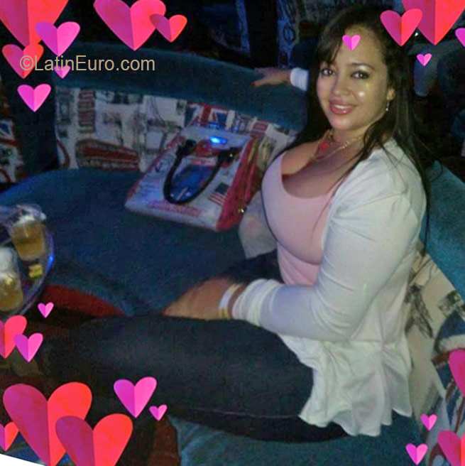 Date this exotic Colombia girl Monica from Cali CO19377