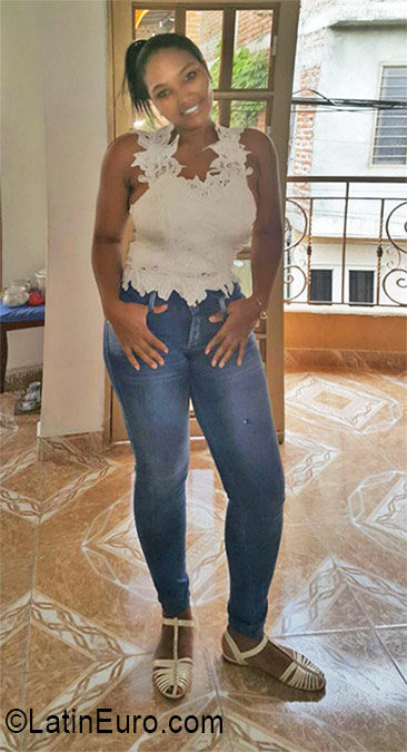 Date this delightful Colombia girl Leidy from Guacari CO19378