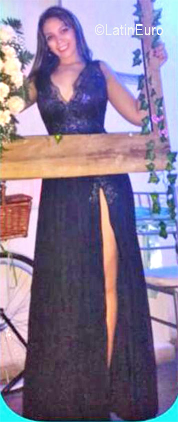 Date this cute Colombia girl Natalia rios from Medellin CO19383