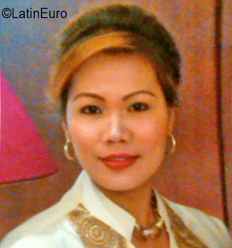 Date this gorgeous United Arab Emirates girl Maribeth from Dubai AE49