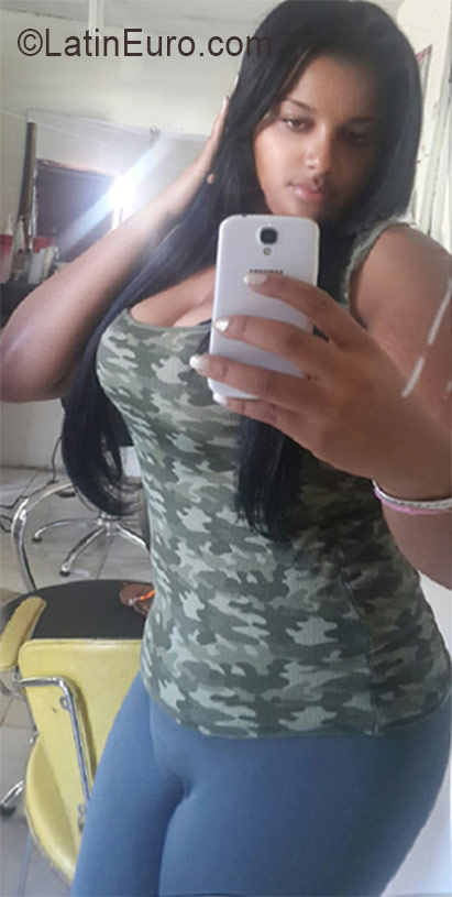 Date this funny Dominican Republic girl Yandia from Santo Domingo DO26454