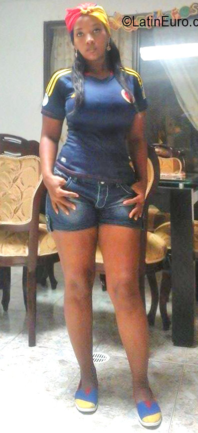 Date this delightful Colombia girl Salome from Cali CO19414