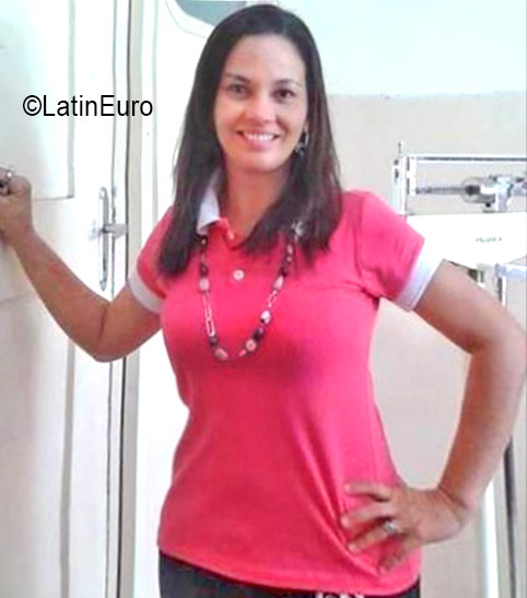 Date this tall Brazil girl Maria from Parintins BR9764