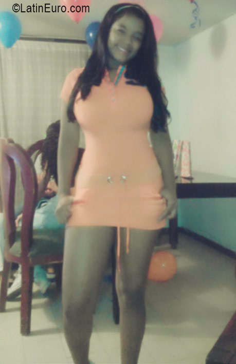 Date this voluptuous Colombia girl Michel from Cali CO19472