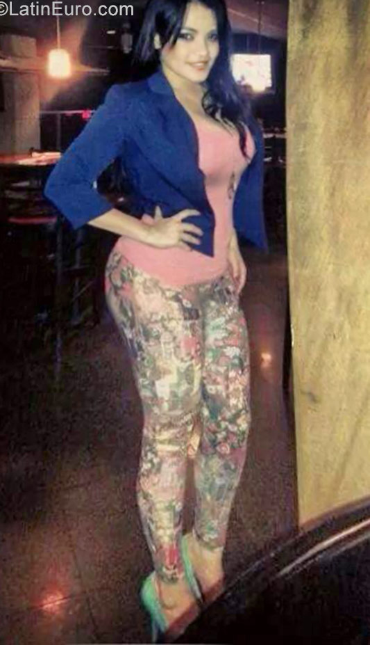 Date this happy Honduras girl Amy from San Pedro Sula HN2275