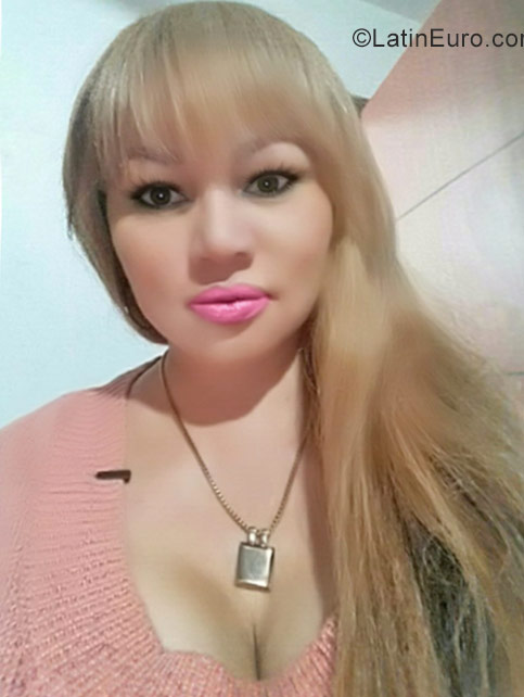 Date this tall Panama girl Mily from Panama City PA1042