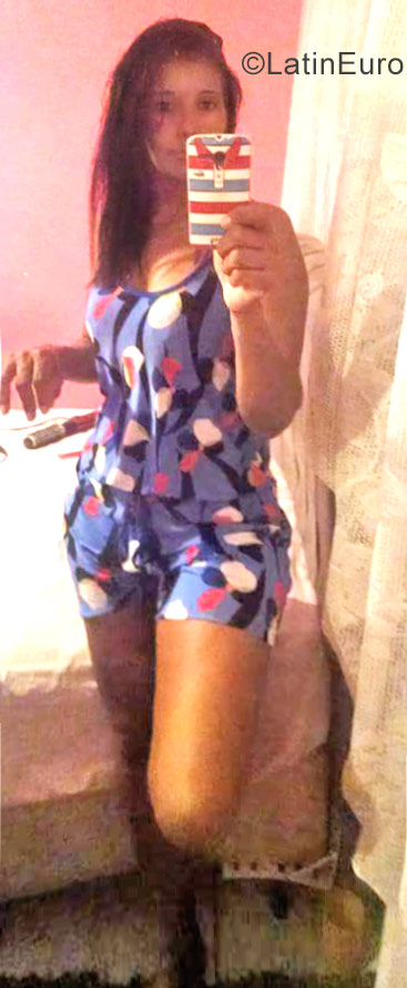 Date this attractive Brazil girl Christianne from Novo Horizonte BR9821