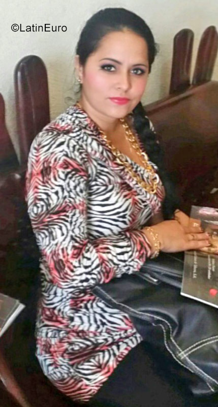 Date this attractive Cuba girl Yosvani from Habana CU76