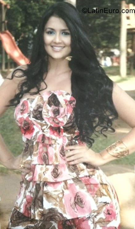 Date this sultry Colombia girl Valent from Cali CO19770