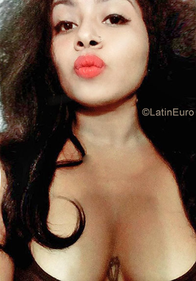 Date this young Colombia girl Vanessa from Bogota CO19827