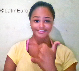 Date this lovely Brazil girl Vitoria from Varzea grande BR9844