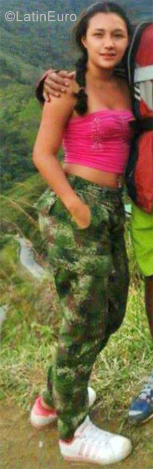 Date this attractive Colombia girl Diana from Cali CO19895