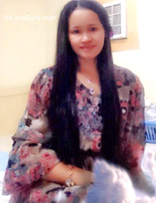 Date this hard body Oman girl Katherine from Mus cat OM10