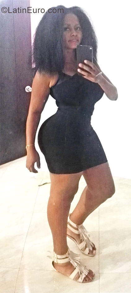 Date this voluptuous Colombia girl Karen from Cali CO19907