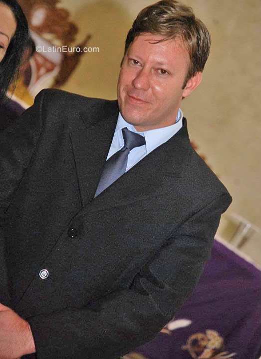 Date this attractive Brazil man Leonardo from Goiania BR9856