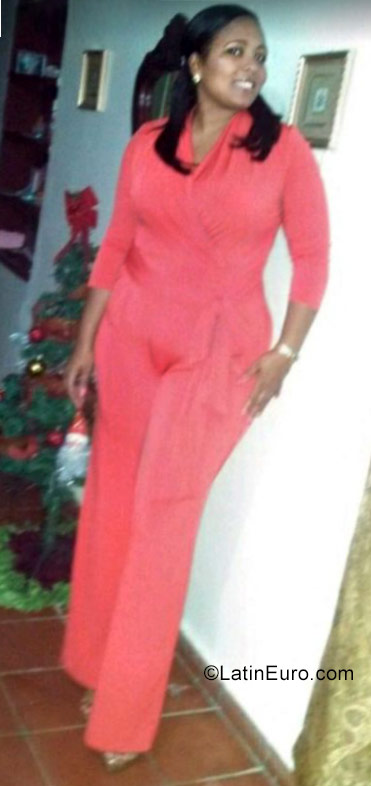 Date this happy Dominican Republic girl Aralies from Puerto Plata DO27116