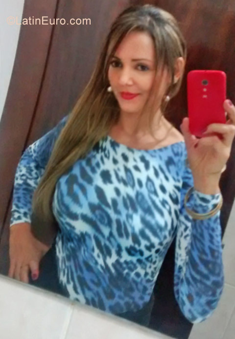 Date this hot Brazil girl Josiane from Sao Sebastiao BR9862