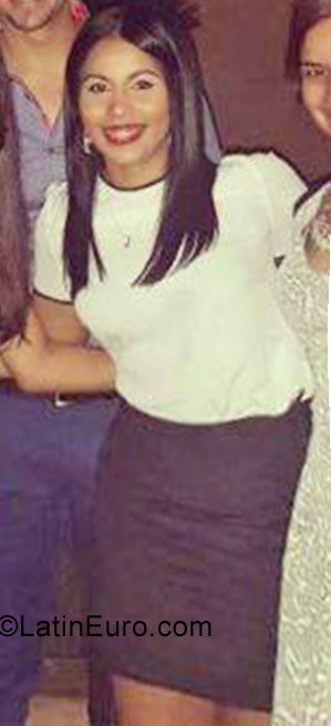 Date this pretty Dominican Republic girl Chantal from Santo Domingo DO27239