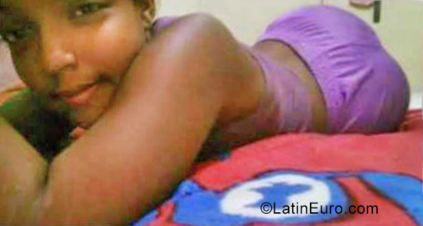 Date this cute Dominican Republic girl Smaily from Santo Domingo Este DO27283