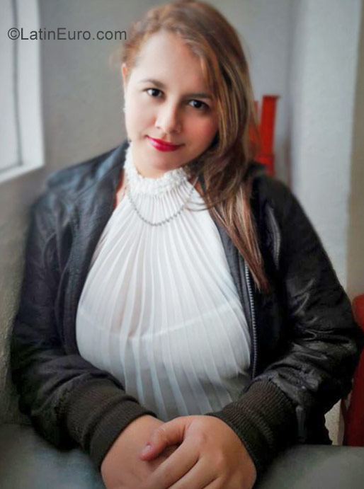 Date this athletic Colombia girl Jade sanchez from Bogota CO20121