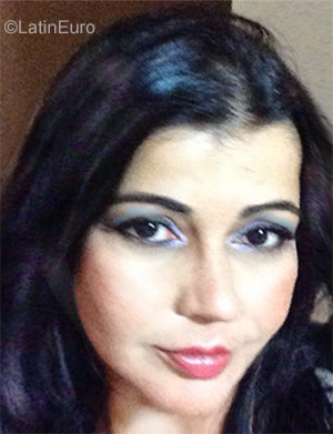 Date this delightful Brazil girl Tatiane from Goiania BR9883