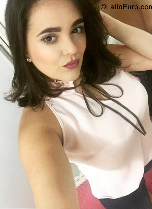 Date this lovely Brazil girl Jessica from Campinas BR9894