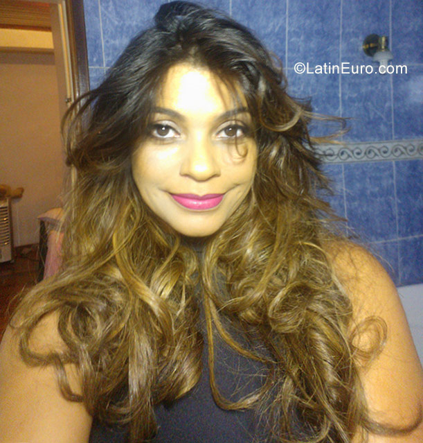 Date this delightful Brazil girl Geovana from Brasilia BR9908