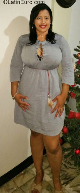 Date this sensual Colombia girl Cindy from Cali CO20423