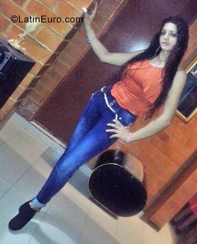 Date this fun Colombia girl Karol from Bogota CO20425