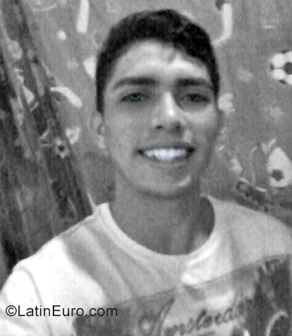 Date this nice looking Brazil man Kevin from Sobral BR9931