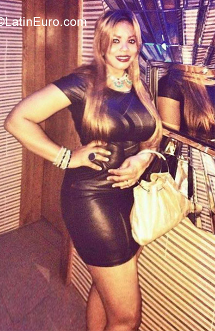 Date this passionate Dominican Republic girl Monica from Santiago DO27945