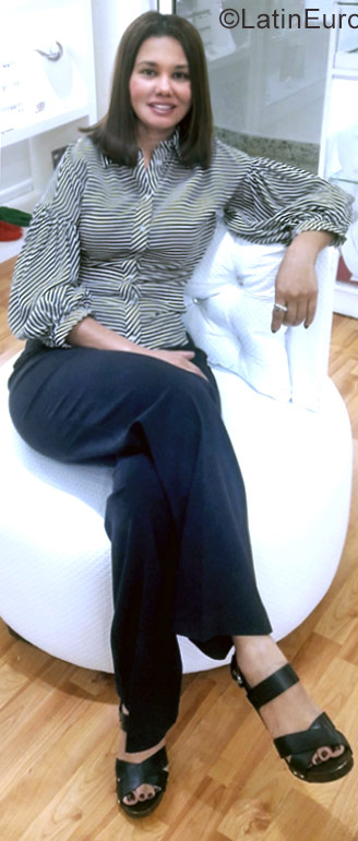 Date this funny Dominican Republic girl Victoria from Santo Domingo DO27946