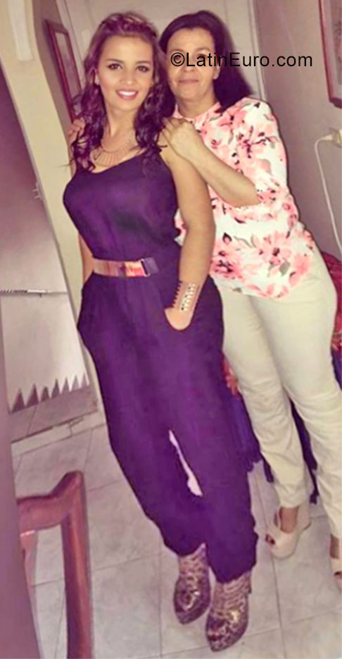 Date this gorgeous Colombia girl Sara from Medellin CO20915