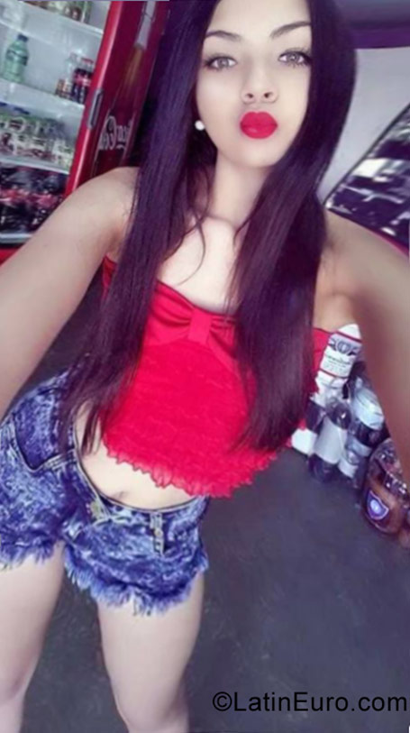 Date this sensual Dominican Republic girl Lourdes carolin from Santiago DO28110