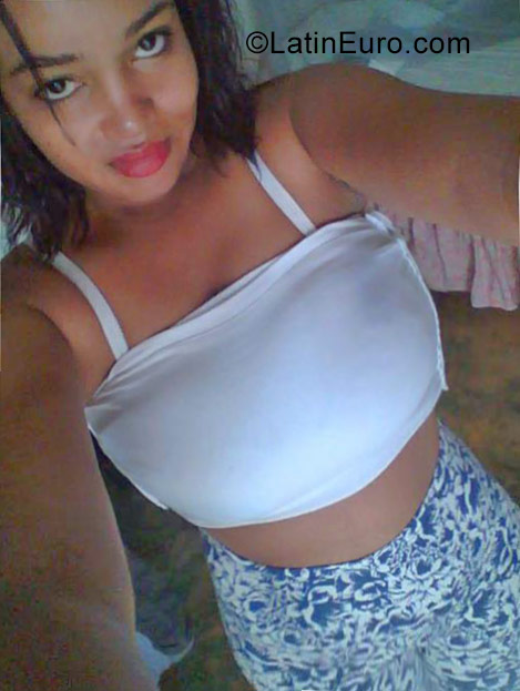 Date this attractive Dominican Republic girl Josmery from Santo domingo DO28132