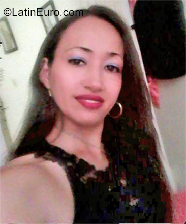 Date this exotic Colombia girl Yuri from Cali CO20994