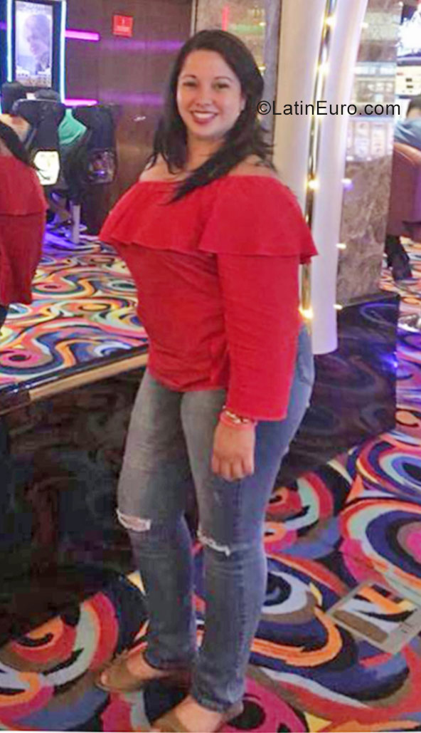 Date this gorgeous Panama girl Yariela from Panama PA1062