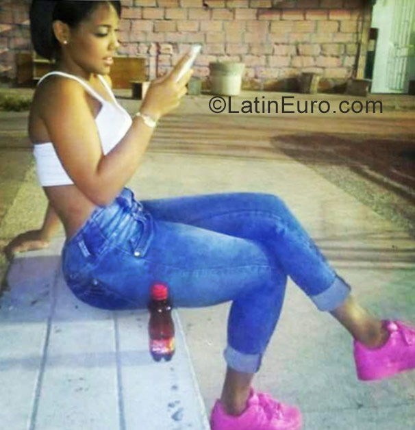 Date this young Colombia girl Liz from Medellin CO21050