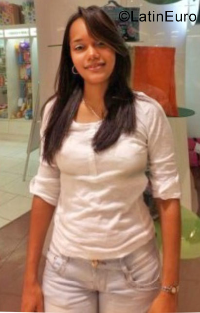 Date this georgeous Dominican Republic girl Ismer from Santo Domingo DO28260