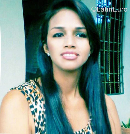 Date this funny Dominican Republic girl Demeria from La Vega DO30555