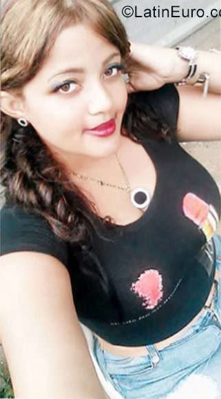 Date this gorgeous Dominican Republic girl Mary from Santo Domingo DO28367