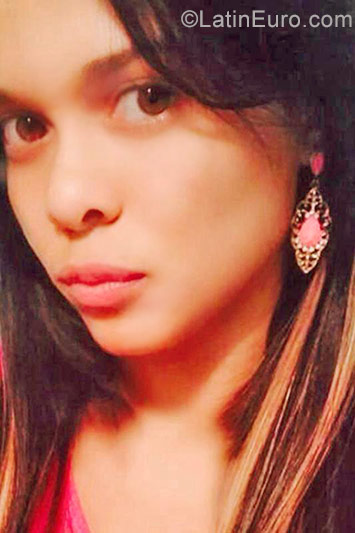 Date this sensual Dominican Republic girl Angelica from Santo Domingo DO40505