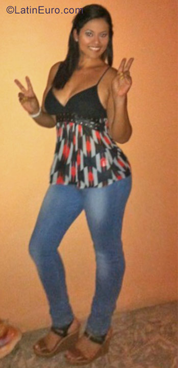 Date this lovely Colombia girl Sandra from Pereia CO21273