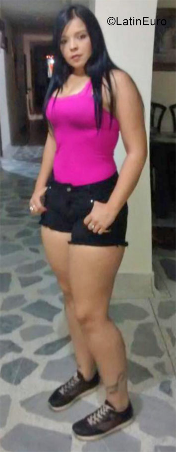Date this nice looking Colombia girl Maritza from Medellin CO21293