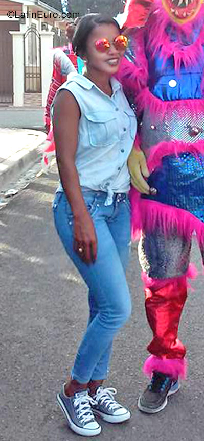 Date this foxy Dominican Republic girl Belkis from Santiago DO28505