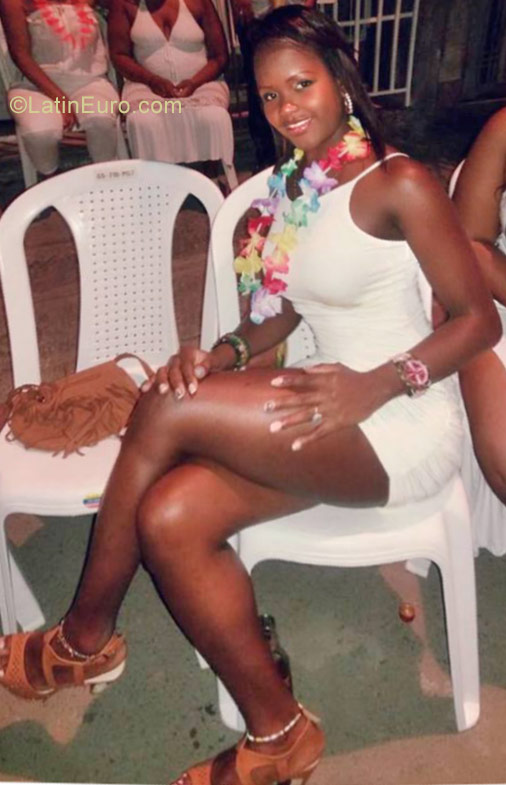 Date this hard body Colombia girl Sofia from Cali CO21320