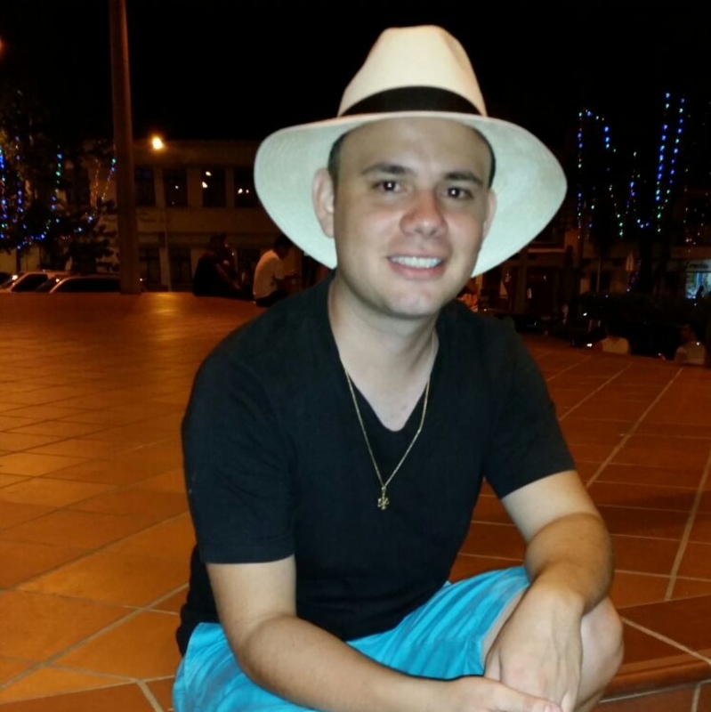 Date this funny Colombia man Andres from Medellin CO21329