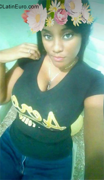 Date this tall Dominican Republic girl Freisie from La Romana DO28797