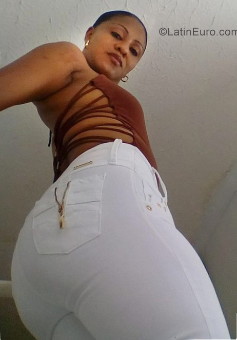 Date this hot Colombia girl Maria from Cali CO25739