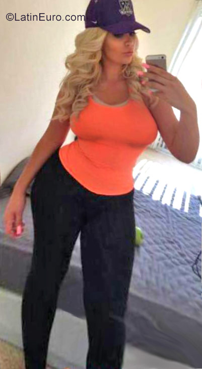 Date this fun Dominican Republic girl Clarisa nativid from Santo Domingo DO28834